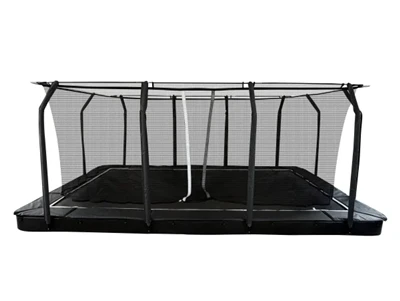 Iard gefn yn Ground Trampolîn